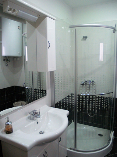 Bathroom 3, Provvidenza, Motovun