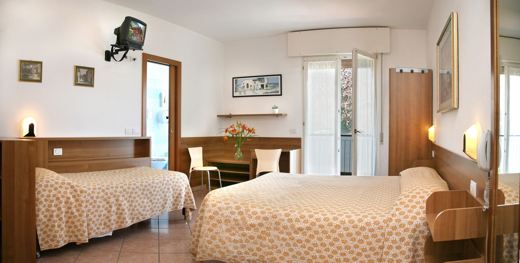 Bedroom 2, Camping Alpino, Verona