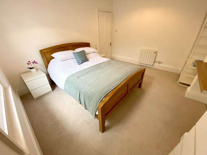 Bedroom 3, Spacious Two Bed Apartment in Poole, Poole
