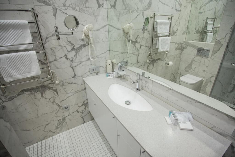 Bathroom 3, Hotel Dalisi, Sankt-Peterburg gorsovet