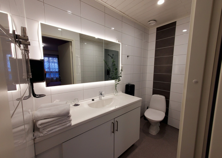 Bathroom 5, Samantta Hotel & Restaurant, Northern Ostrobothnia