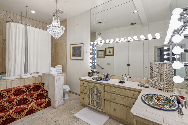 Bathroom 4, The Residence Hotel, Pitkin