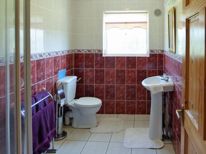 Bathroom, Kilmore Holiday Home