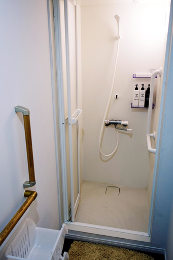 Bathroom 3, Fukuoka Tabiji Hostel, Fukuoka