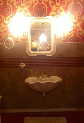 Bathroom 5, B&B Savarini, Bari