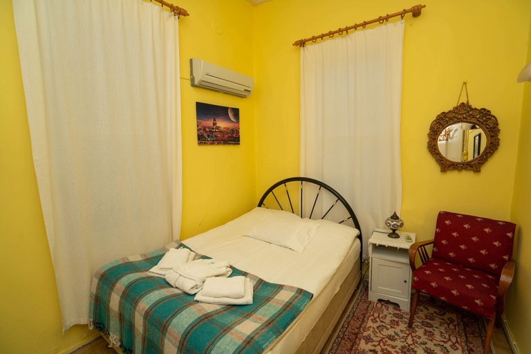 Room 2, Istanbul Pansiyon, Ayvalık