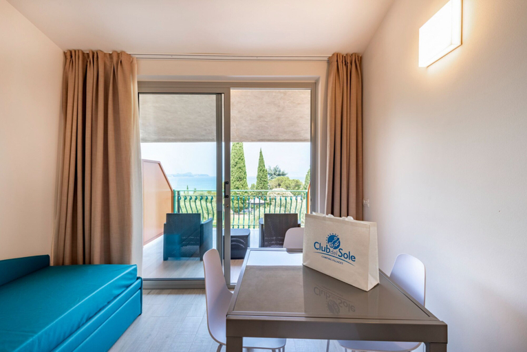 Bedroom 4, Club Del Sole Desenzano Boutique Resort, Brescia