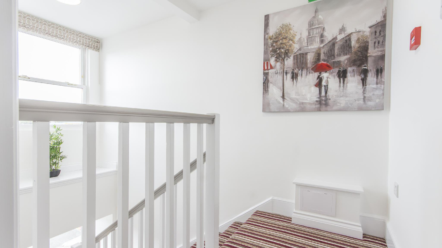 2, 1 Bed- Captain's Quarters by Pureserviced, Plymouth