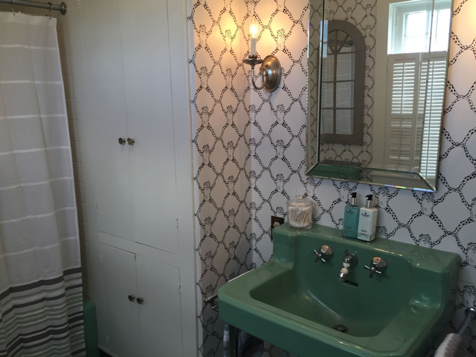 Bathroom 4, GardenSong B&B, Adams
