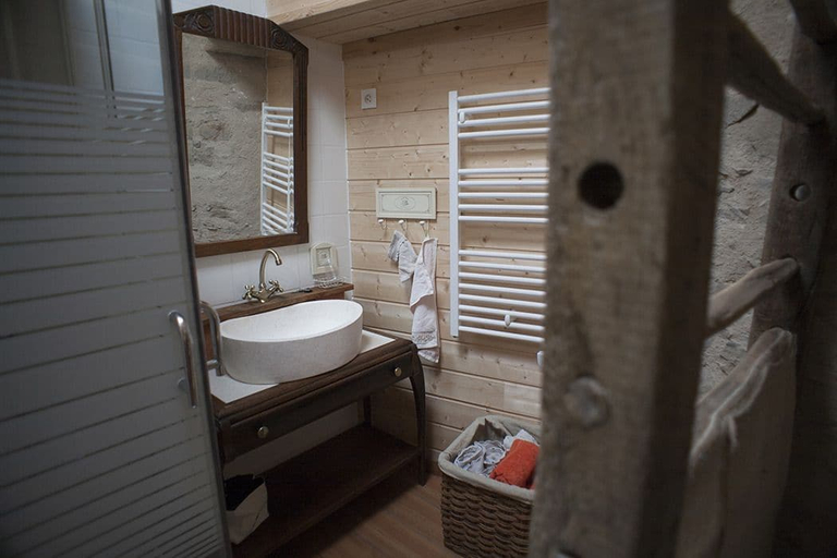 Bathroom 5, Logis De Riparfonds, Deux-Sèvres
