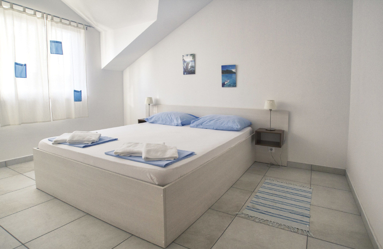 Bedroom 2, Apartments SVI-MI, Gradac