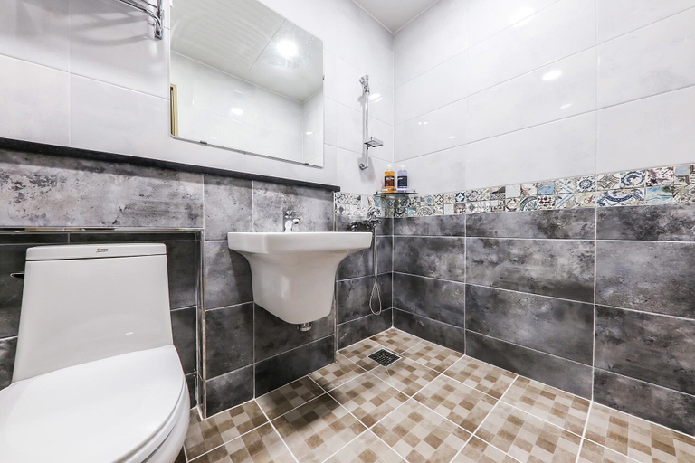 Bathroom 3, 1820 Pension, Boryeong