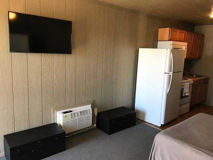 Others 5, Railhead Rentals, Reeves
