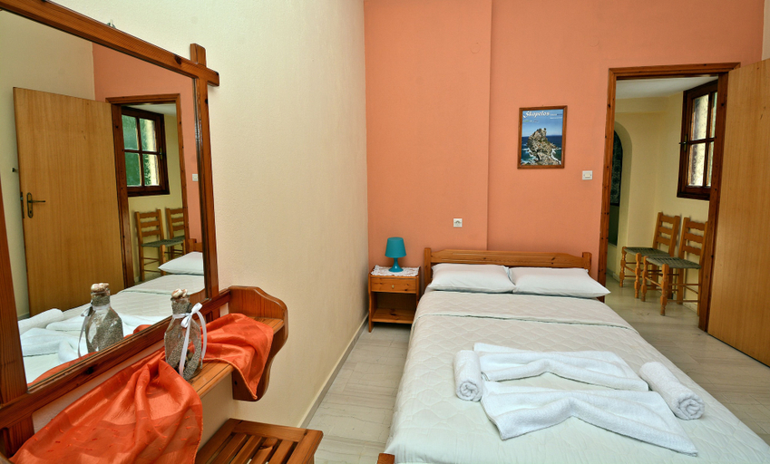 Bedroom 3, Nina Apartments, Thessaly