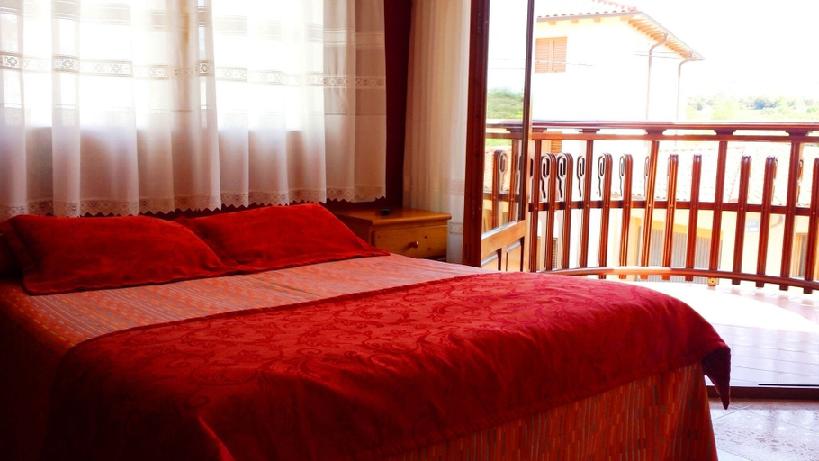 Bedroom 3, Hostal Casa Castro, Huesca