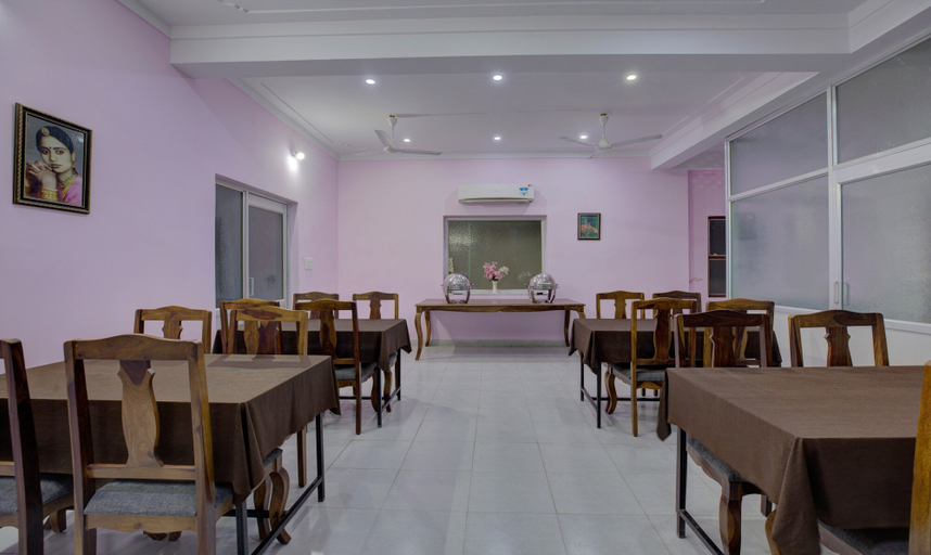 Food & Drinks 5, Treebo Trend Vallabh Vilas, Udaipur