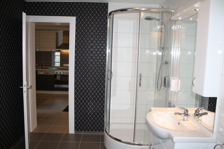 Bathroom 3, Die Hotelalternative, Solingen