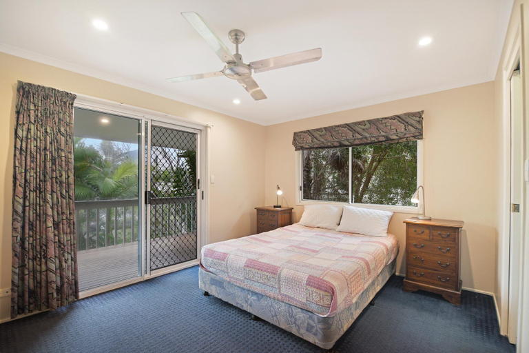 Bedroom 2, Beach Affair - 10 Callitris Crescent, Noosa - Sunshine-Peregian