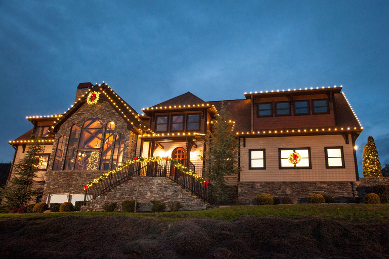Exterior & Views, Pool On Summit Point - Four Bedroom Cabin, Sevier