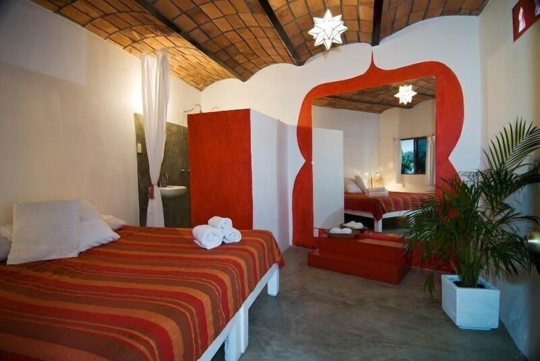 Bedroom 3, Petit Hotel Hafa, Compostela