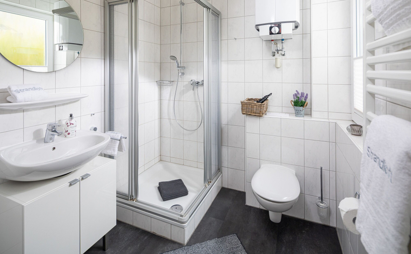 Bathroom 3, Strandloft Drei Norderney, Aurich