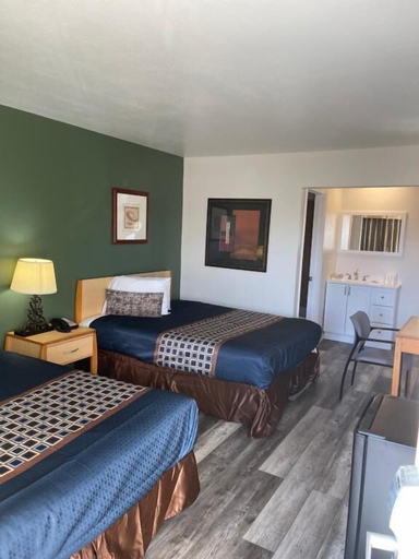 Bedroom 3, Sands Motel, Riverside