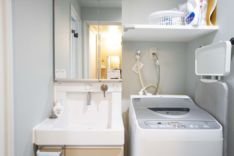Bathroom 2, Koenji Street Apartment, Suginami