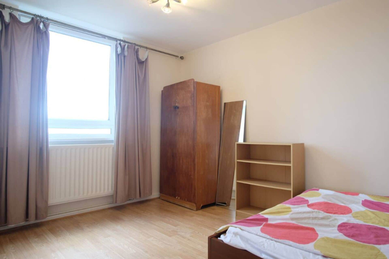 Bedroom 2, 2-bed Apartment in London Woolwich, London