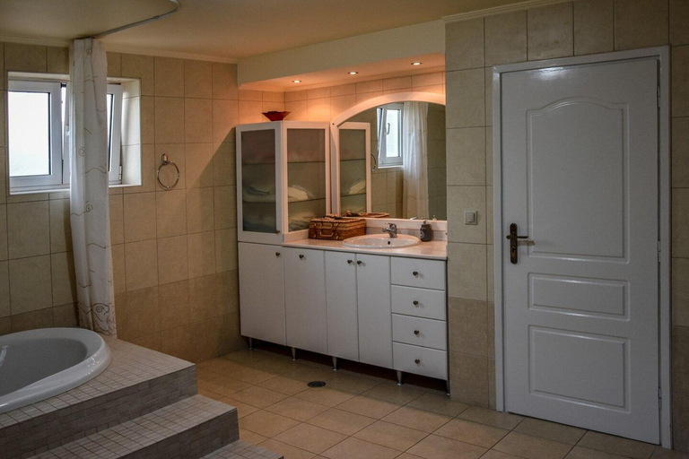 Bathroom 2, Anixiatiko Villa , Crete