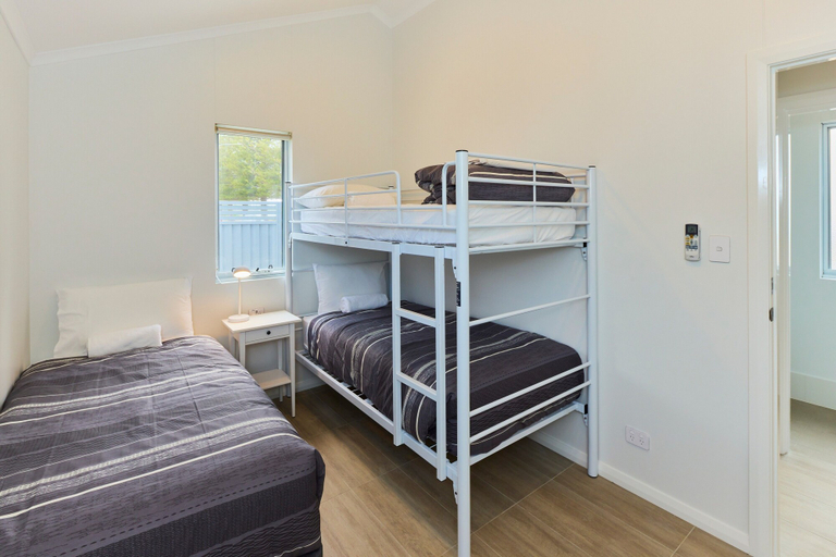 Bedroom 3, RAC Esperance Holiday Park, Esperance