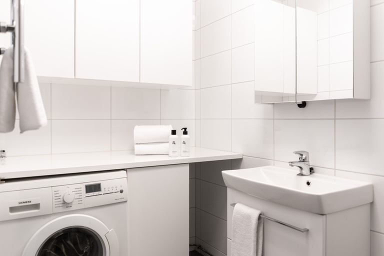 Bathroom, Central studio with spacious bathroom, Uusimaa