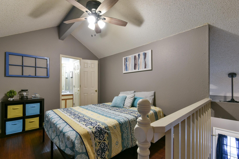 Bedroom 4, Memory Maker Condo - Great Location - Updated - Walk to Restaurant and Store!, Taney
