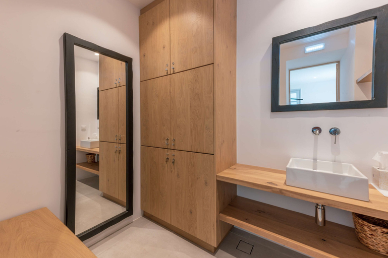 Bathroom 5, Radisson Blu Euphoria Resort, Mykonos, South Aegean