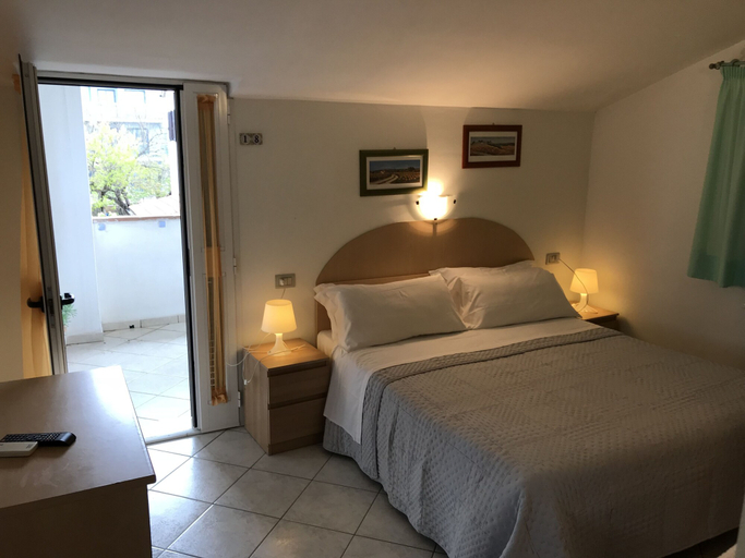 Bedroom 3, Rispescia, Grosseto