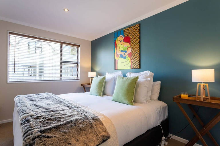 Bedroom 3, Spacious Central City Apartment with Parking, Queenstown-Lakes