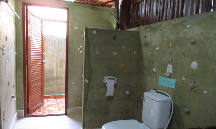 Bathroom 5, Lipa Bay Resort, Ko Samui