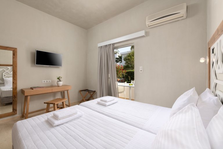 Bedroom 2, Apollo Apartments, Crete