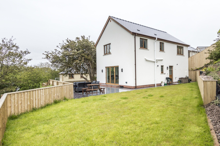 Exterior & Views 2, Martello View - 3 Bedroom - Llanreath, Pembrokeshire