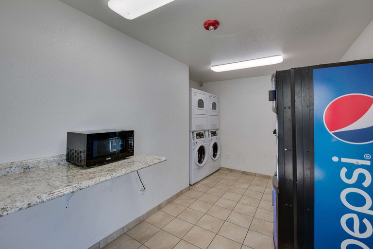Others 5, Motel 6-Columbia, SC - West, Richland