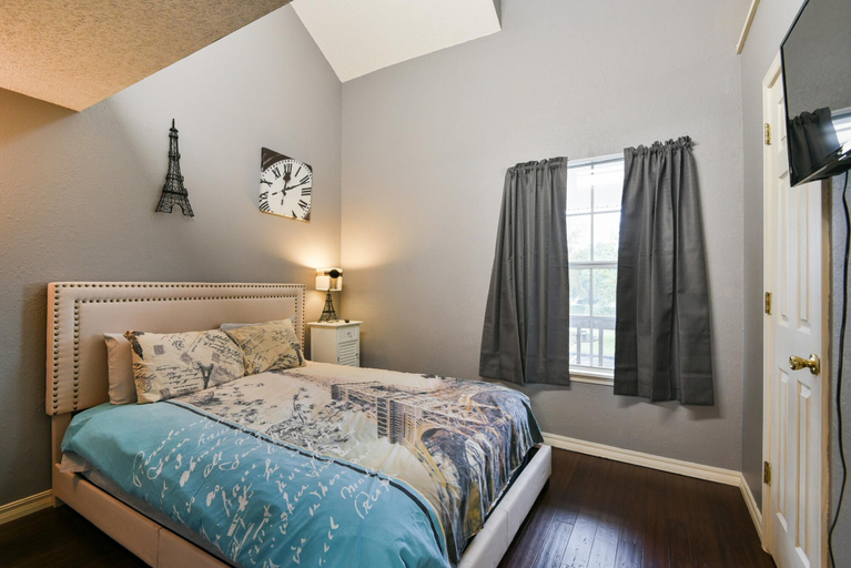 Bedroom 3, Memory Maker Condo - Great Location - Updated - Walk to Restaurant and Store!, Taney