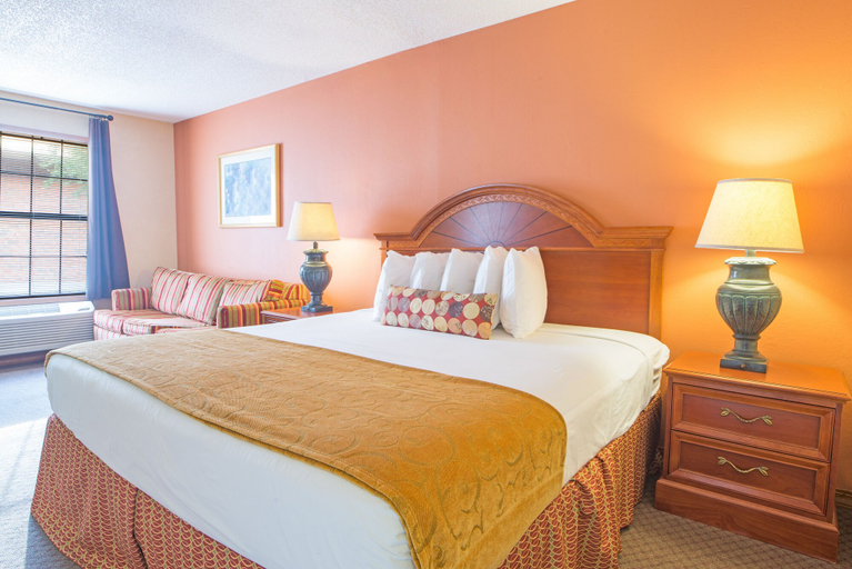 Bedroom 1, Hospitality Inn, Duval
