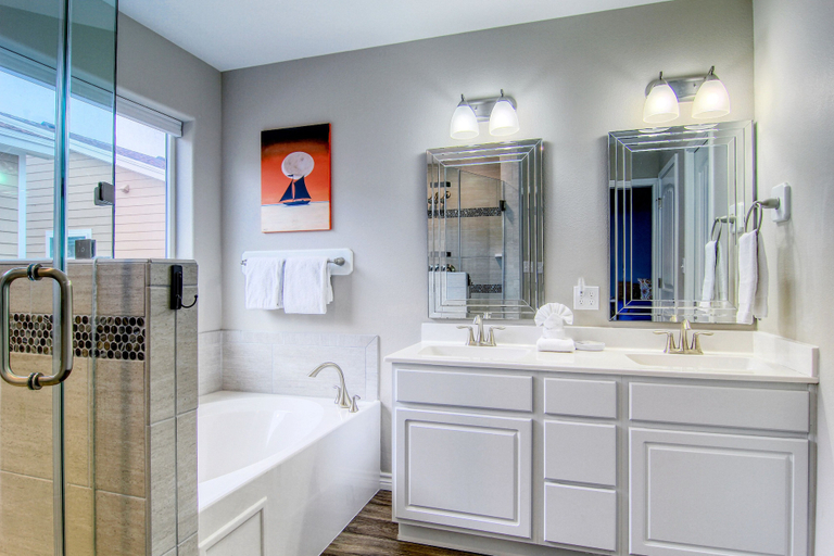 Bathroom 4, Beachilicious, Nueces
