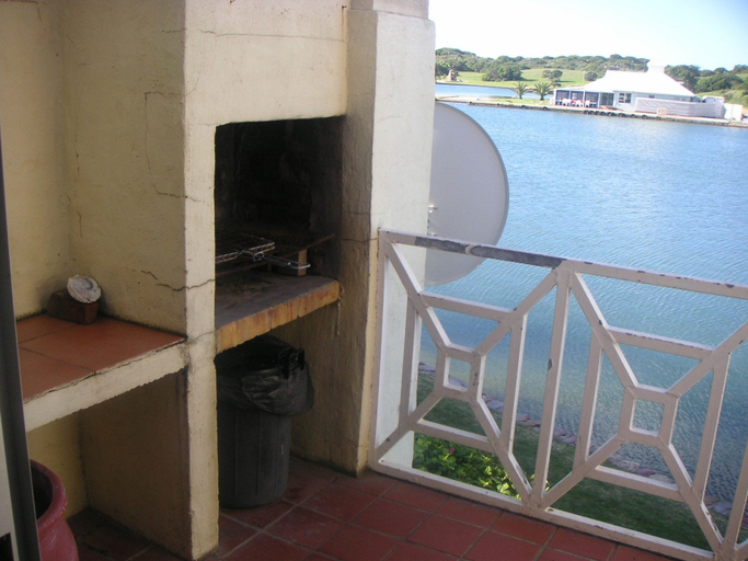 Others 5, Martinique Cove 38, Cacadu