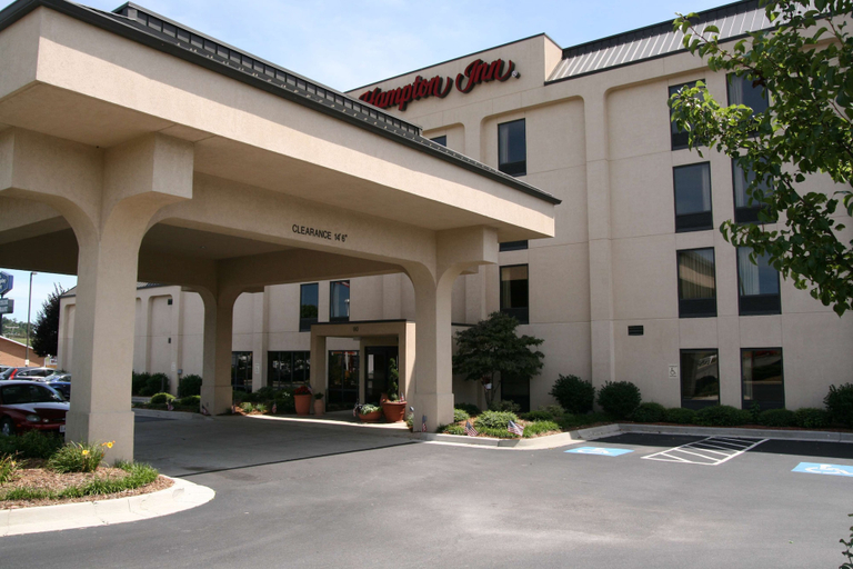 Exterior & Views 2, Hampton Inn Hillsville, Carroll