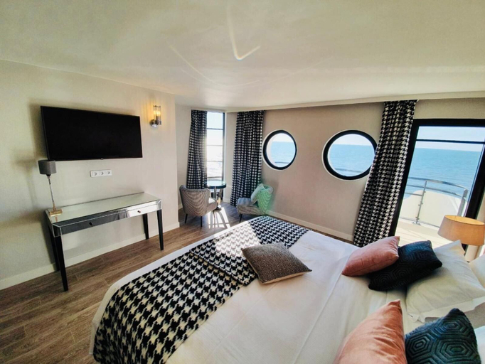 Bedroom 4, Le Paquebot, Calvados