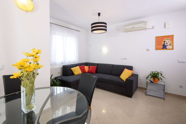Others 5, Apartments Salona, Trogir