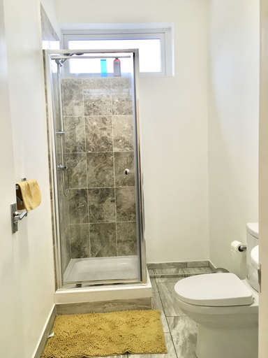 Bathroom 2, Grace Apartments - Living Stone 1, Kent