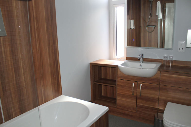 Bathroom 4, Northern Sands Hotel, Highland