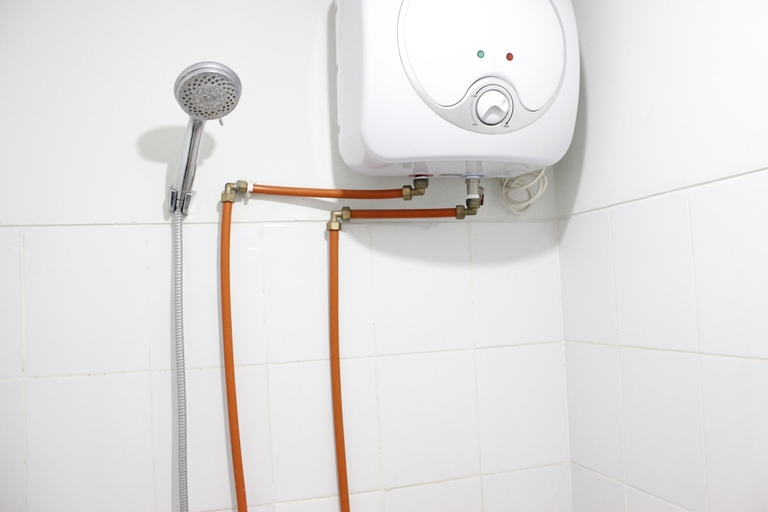 Bathroom 3, Minimalist Studio Apartment at The Suite @Metro, Bandung