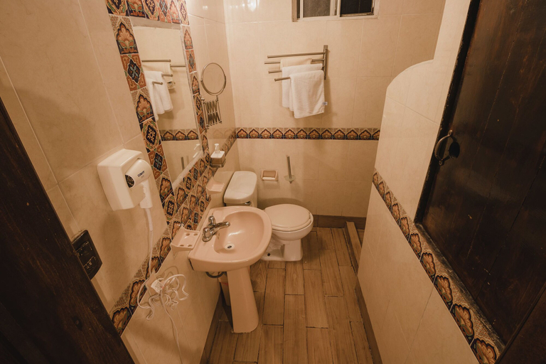 Bathroom 3, Antigua Lodge, Tizimín